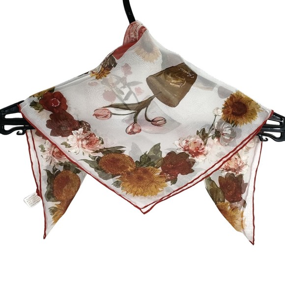 GUCCI Scarves - Picture 2 of 6